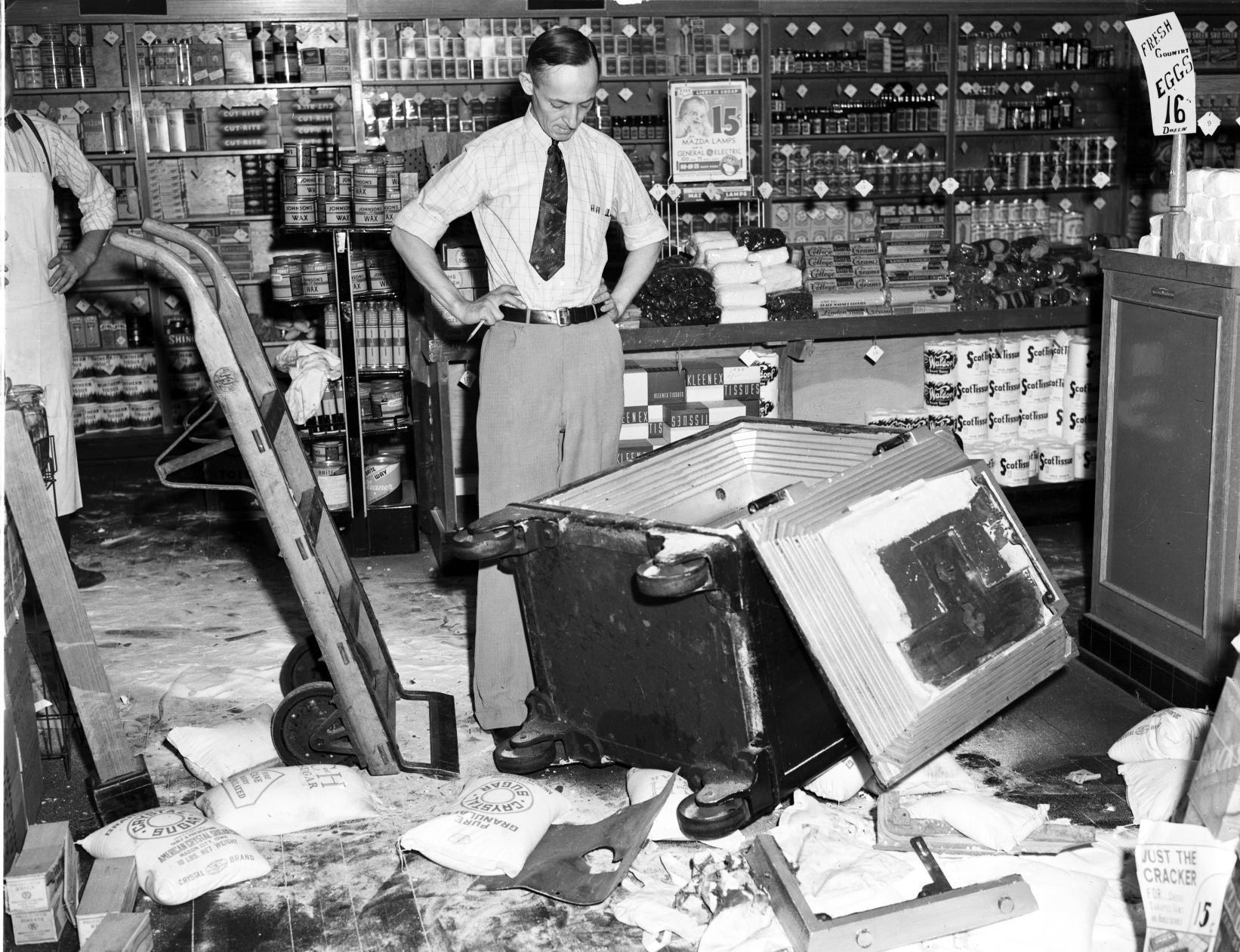Safe at Piggly-Wiggly broken into